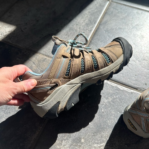 Keen hiking shoes - Picture 5 of 7
